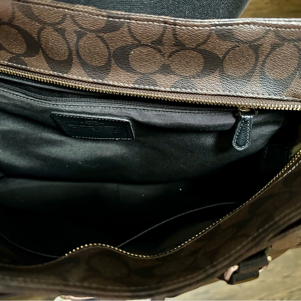 Authentic Coach Large Diaper/Computer Bag - Picture 6 of 9